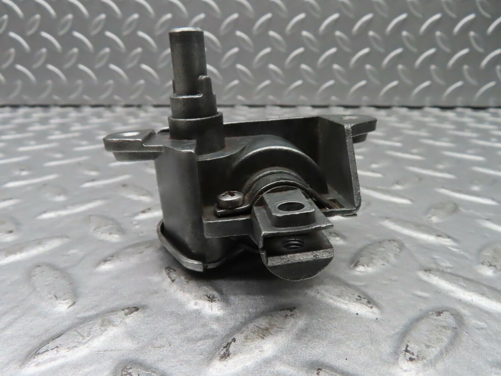 20276 Mercedes-Benz W114 280CE Coupe Vent Window Regulator Left Side