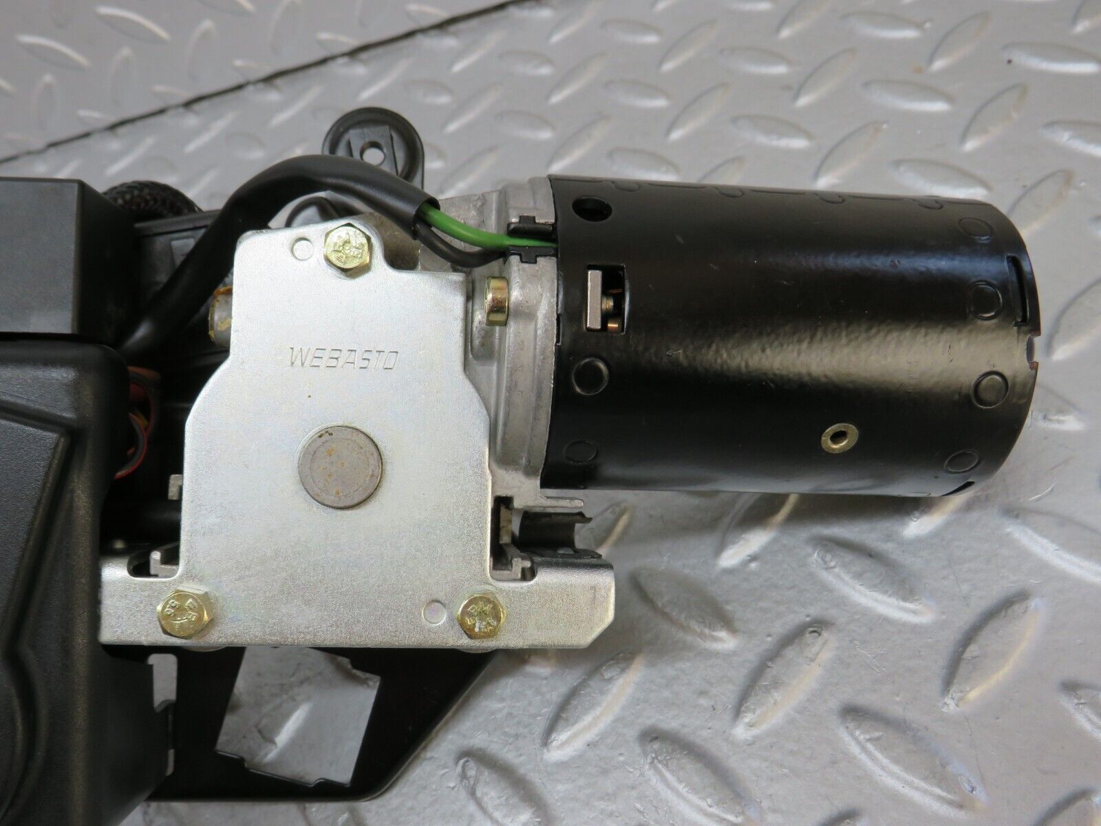 36526 Mercedes-Benz W201 190E 2.0L Sunroof Motor Webasto With Relay 0390251693 1248210047