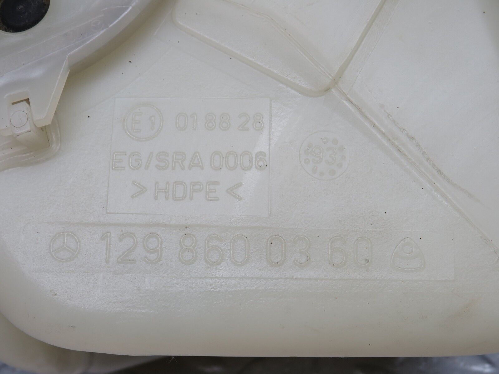 38241 Mercedes-Benz R129 280SL Coupe Windscreen Washer Fluid Reservoir 1298600360 1238690172