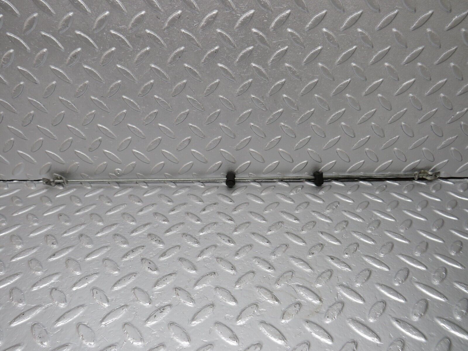 40456 Mercedes-Benz W110 230 Front Door Lock Control Bar