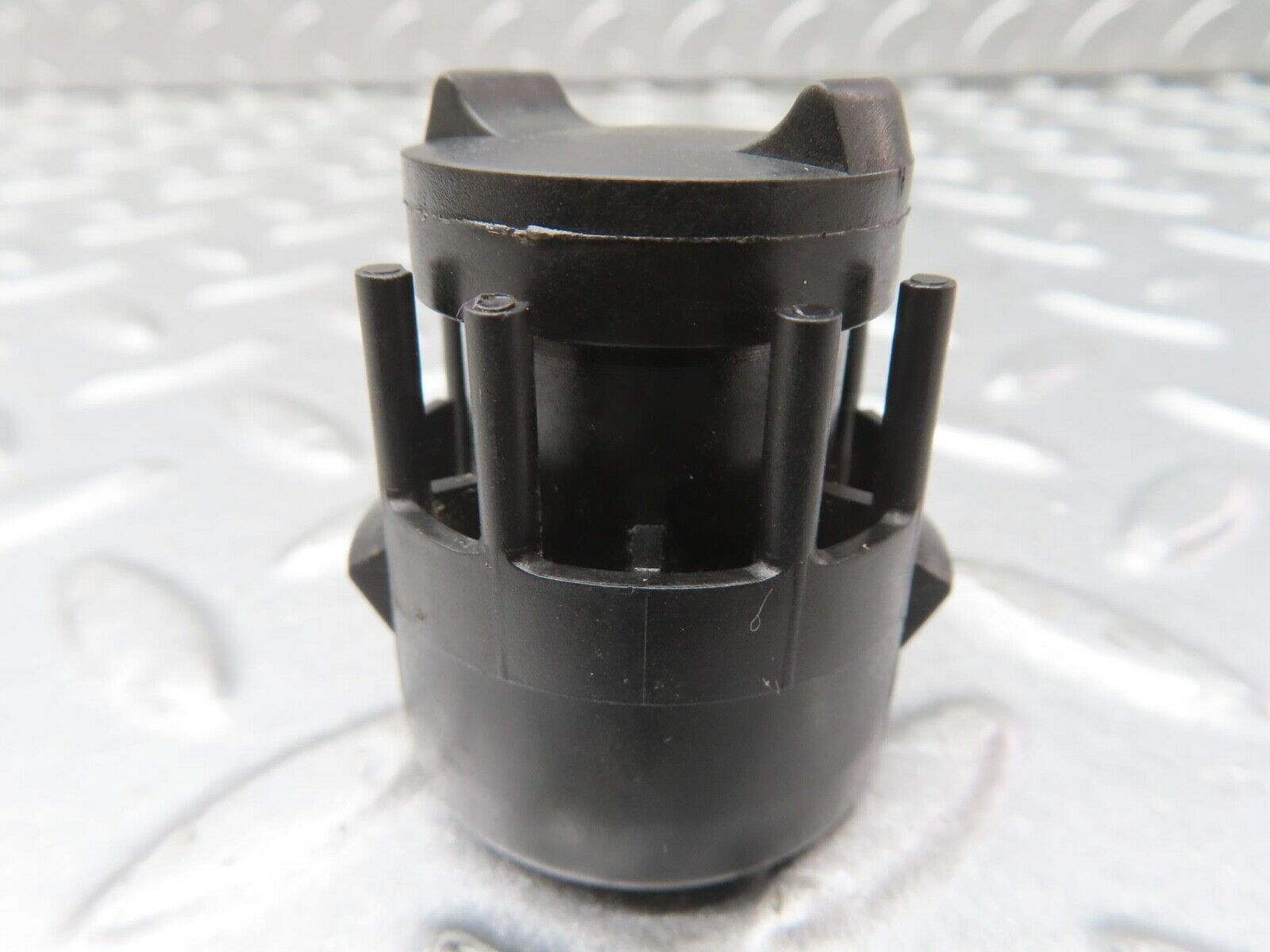 13563 Mercedes-Benz W123 200 Gearbox Kickdown Switch 0015456314