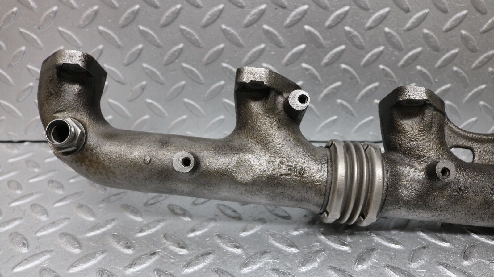 37250 Mercedes-Benz C126 420SEC Coupe Exhaust Manifold Left Side 1161422302