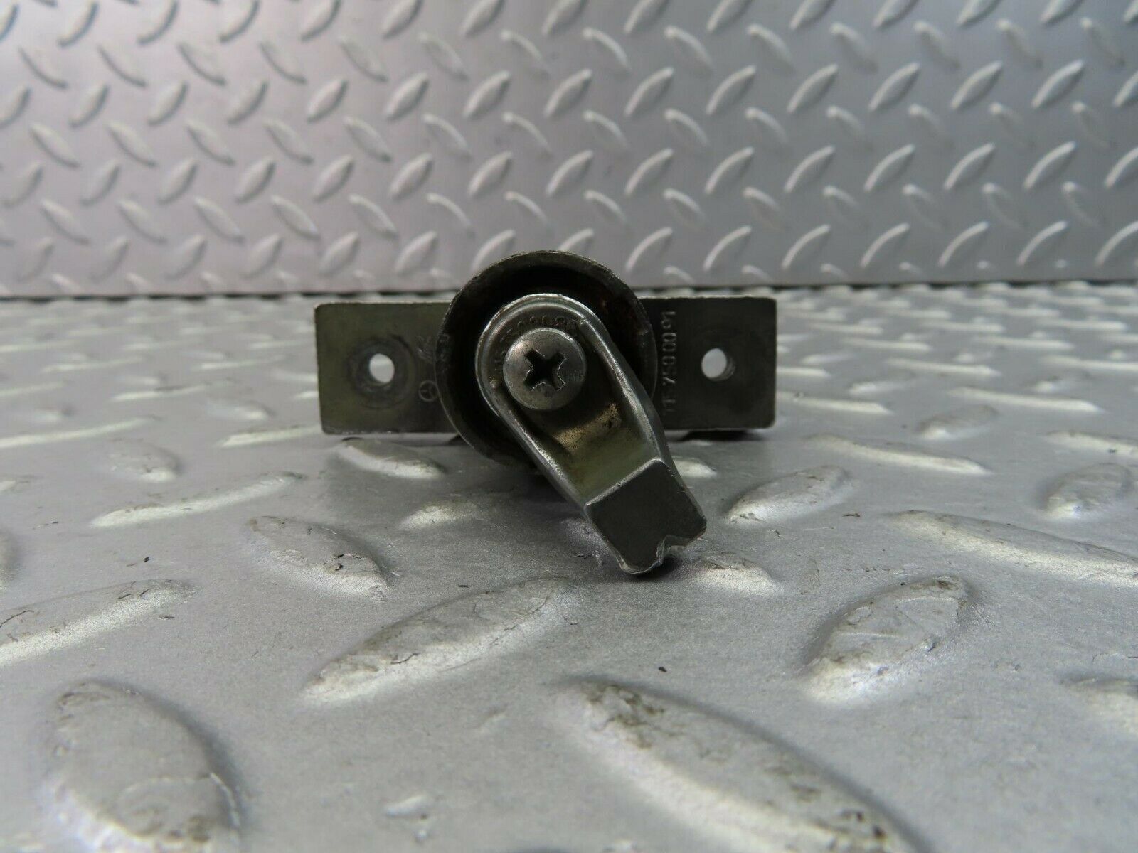 8996 Mercedes-Benz W115 Trunk Lock No Key 1157500091