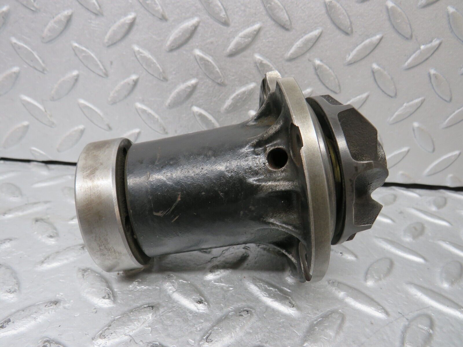 37697 Mercedes-Benz W108 280S Water Pump