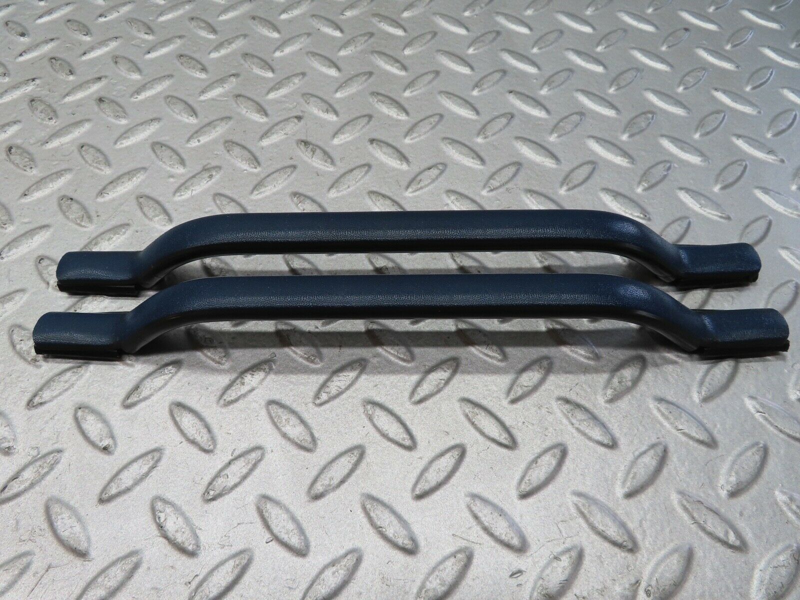 17825 Mercedes-Benz W116 450SEL Interior Roof Grab Handle Set Blue