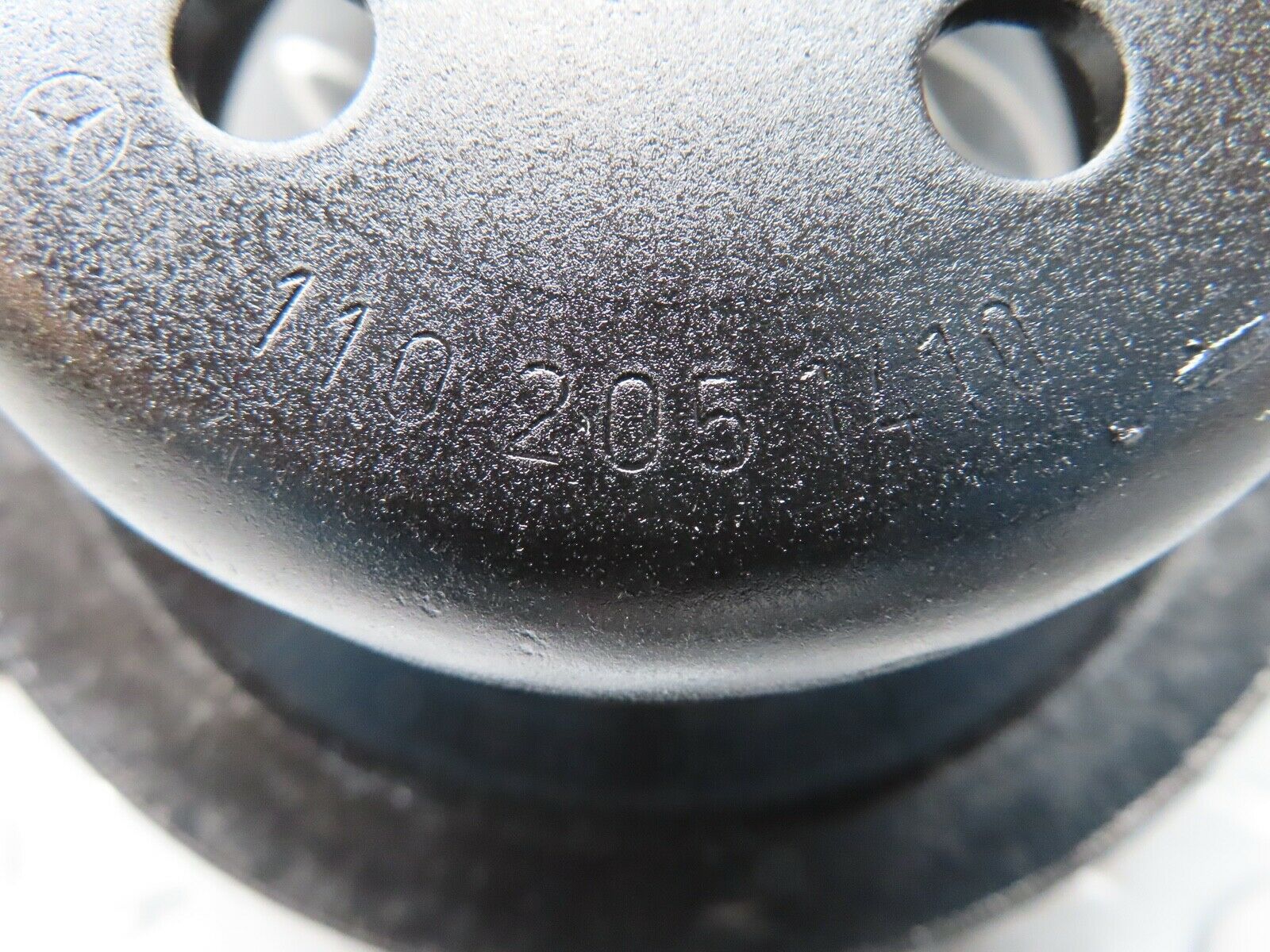 17047 Mercedes-Benz C123 280CE Coupe Water Pump Pulley 1102051410