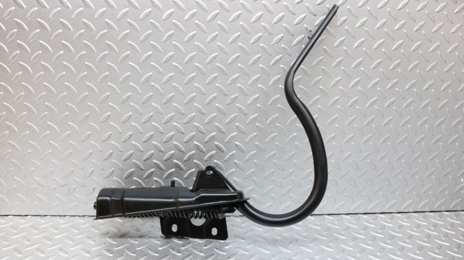 37211 Mercedes-Benz C126 420SEC Coupe Trunk Lid Hinge Right