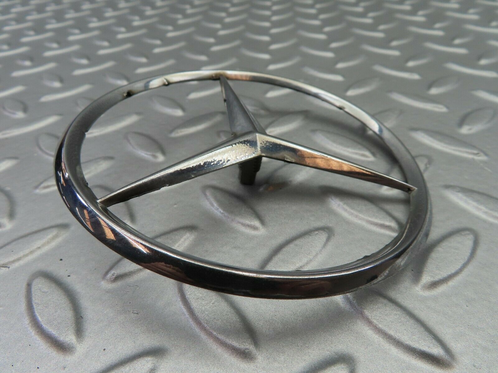 6404 Mercedes-Benz W126 380SE Trunk Boot Lid Emblem 1267580058