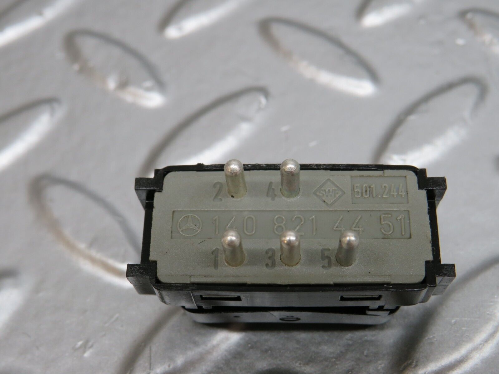 24674 Mercedes-Benz W140 S320 Trunk Lid Open Release Switch 1408214451