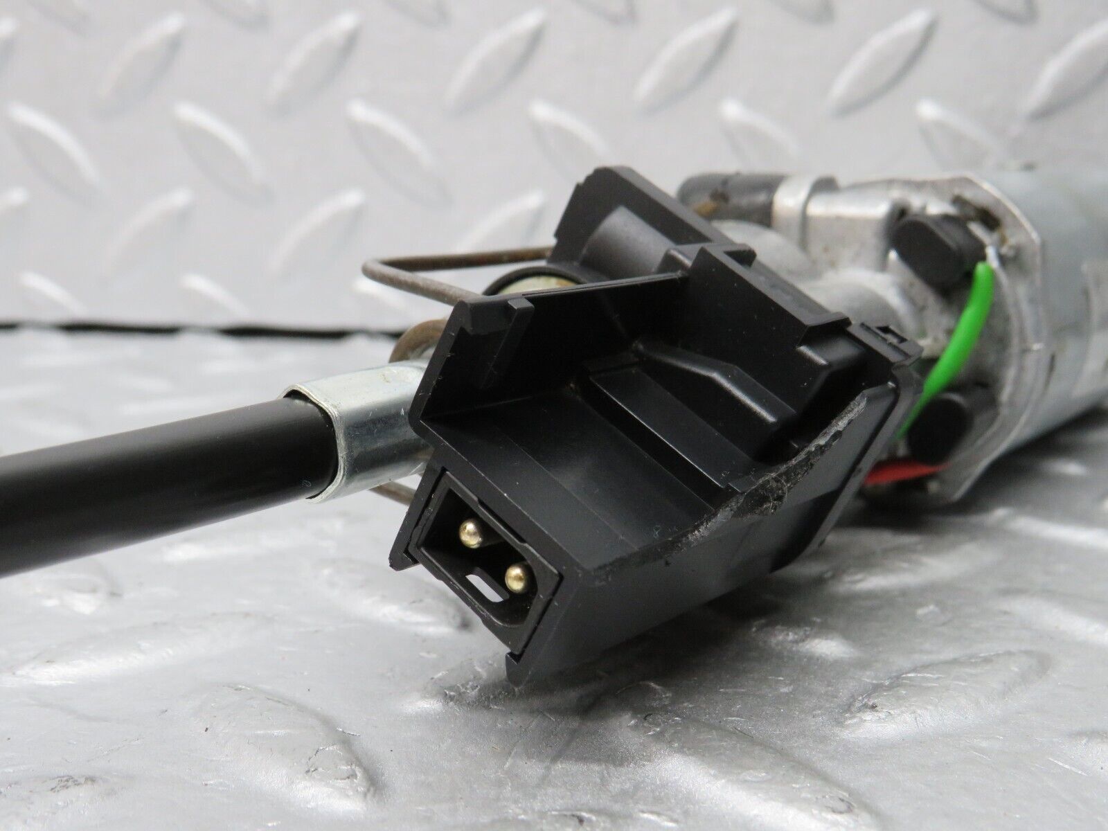 36851 Mercedes-Benz R129 300SL-24 Front Left Seat Adjustment Motor Bosch 1298200742 0390206653