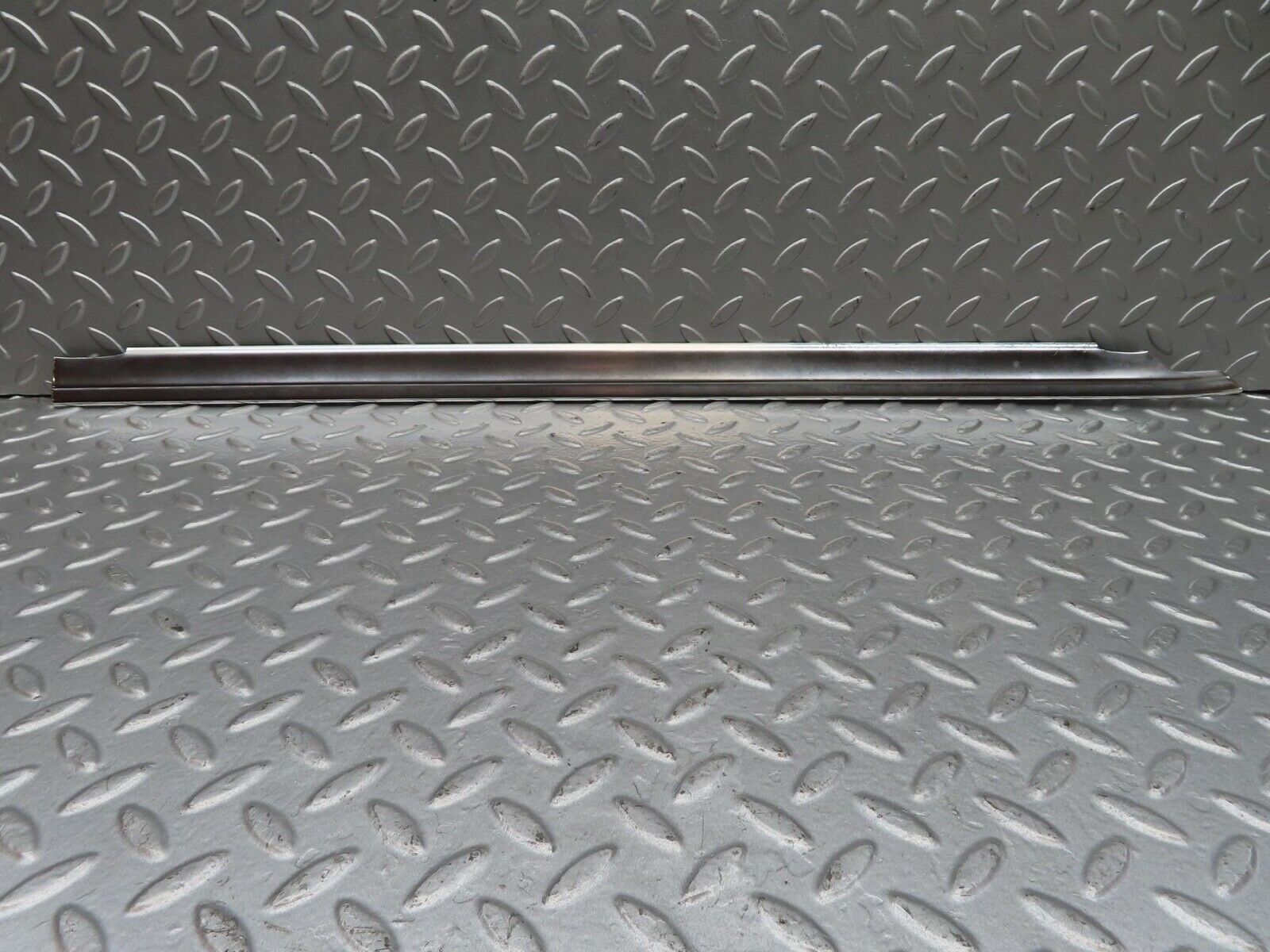 13029 Mercedes-Benz W111 220S Front Right Door Chrome Moulding Trim