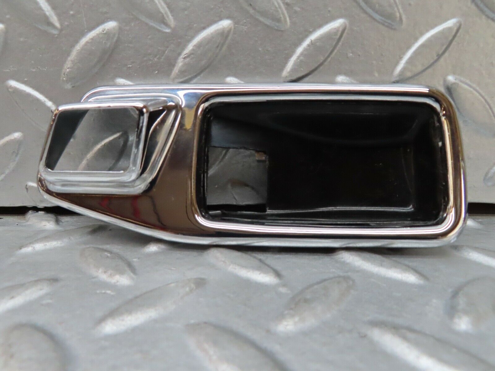 17574 Mercedes-Benz W116 450SEL Chrome Frame For Door Opener Left 1167660111