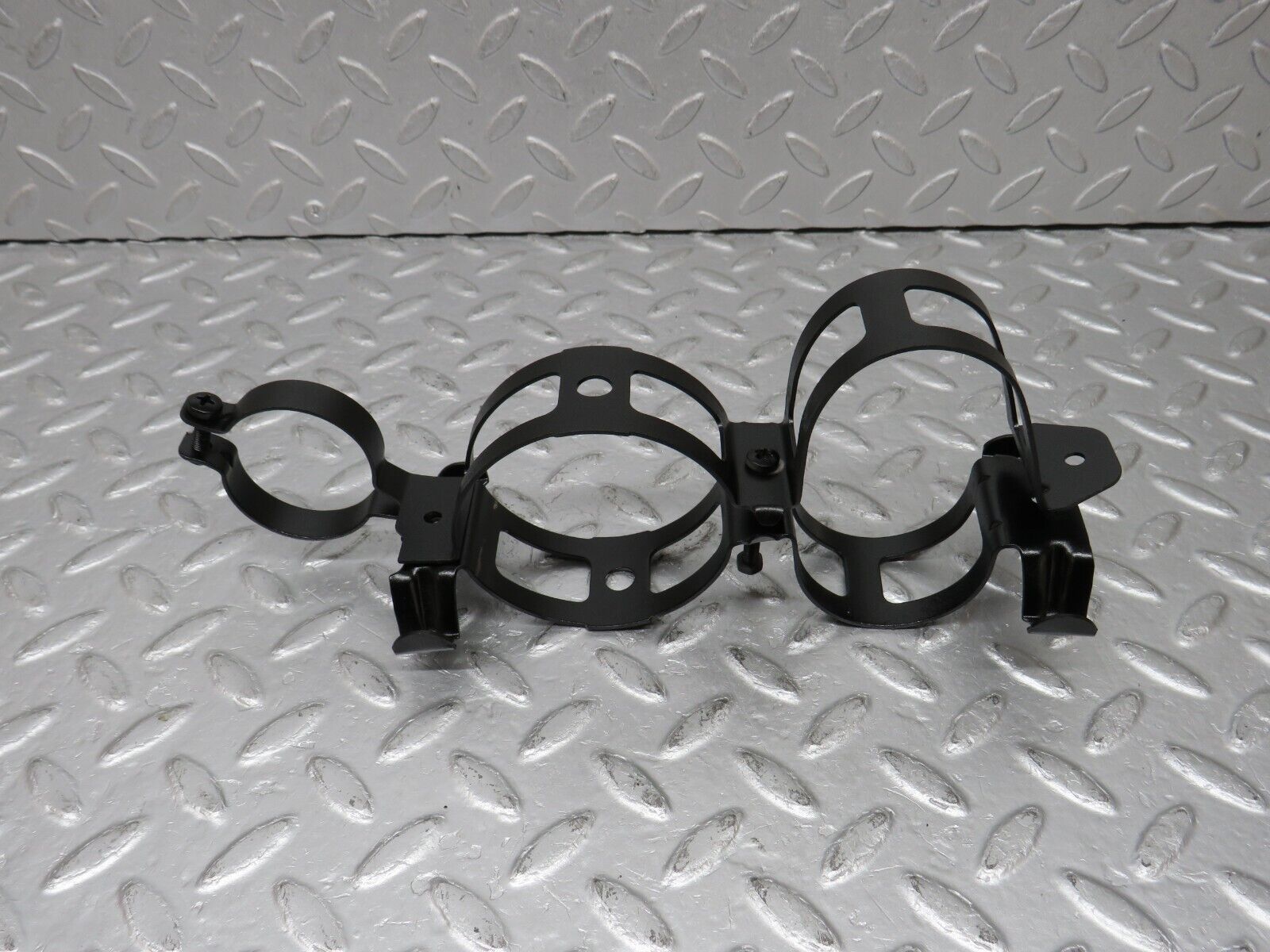 38928 Mercedes-Benz W201 190E 2.6L Fuel Pump Fuel Filter Holder Bracket