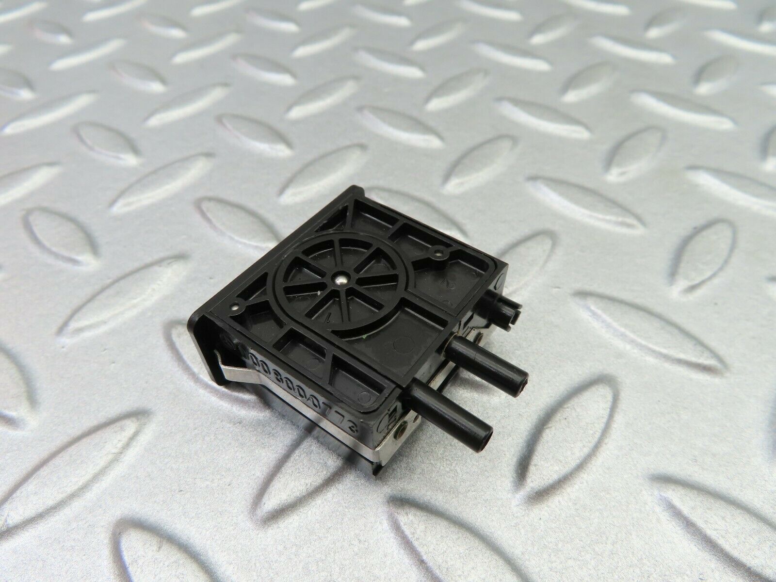 6105 Mercedes-Benz W126 380SE Headlight Level Switch 0008000773