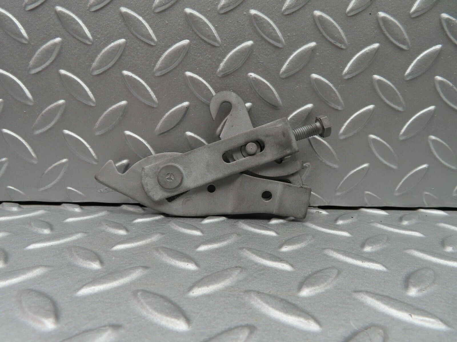 5640 Mercedes-Benz W124 230E Handbrake Adjusting Handbrake Regulator