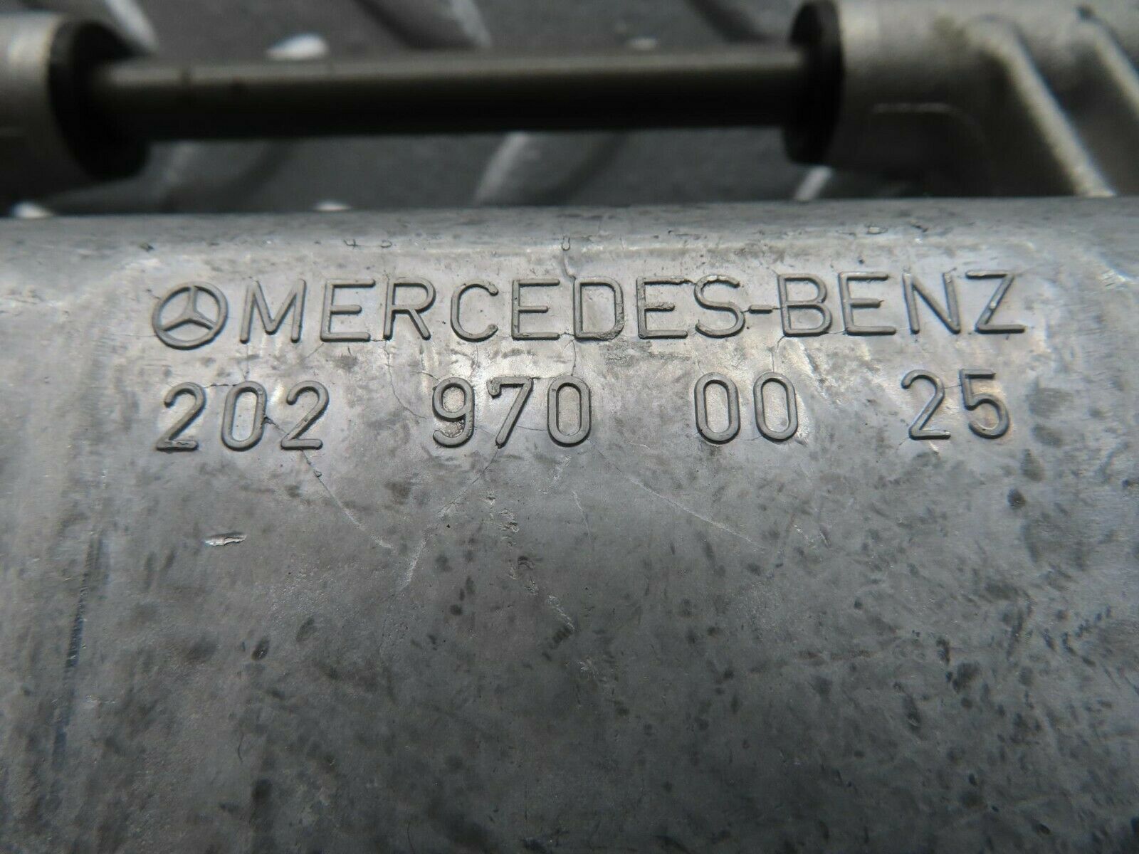 16293 Mercedes-Benz W124 260E Rear Headrest Folding Mechanism 2029700025