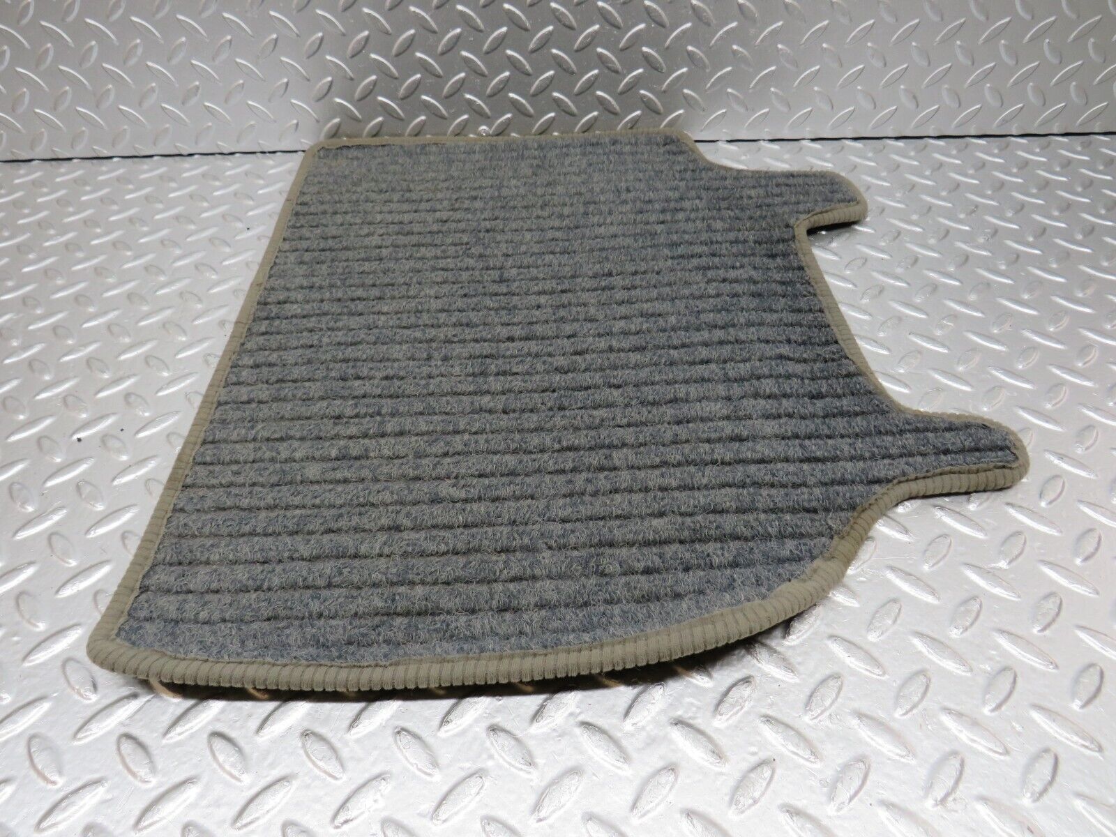 32336 Mercedes-Benz S124 300TE Wagon Rear Right Floor Carpet Mat Grey