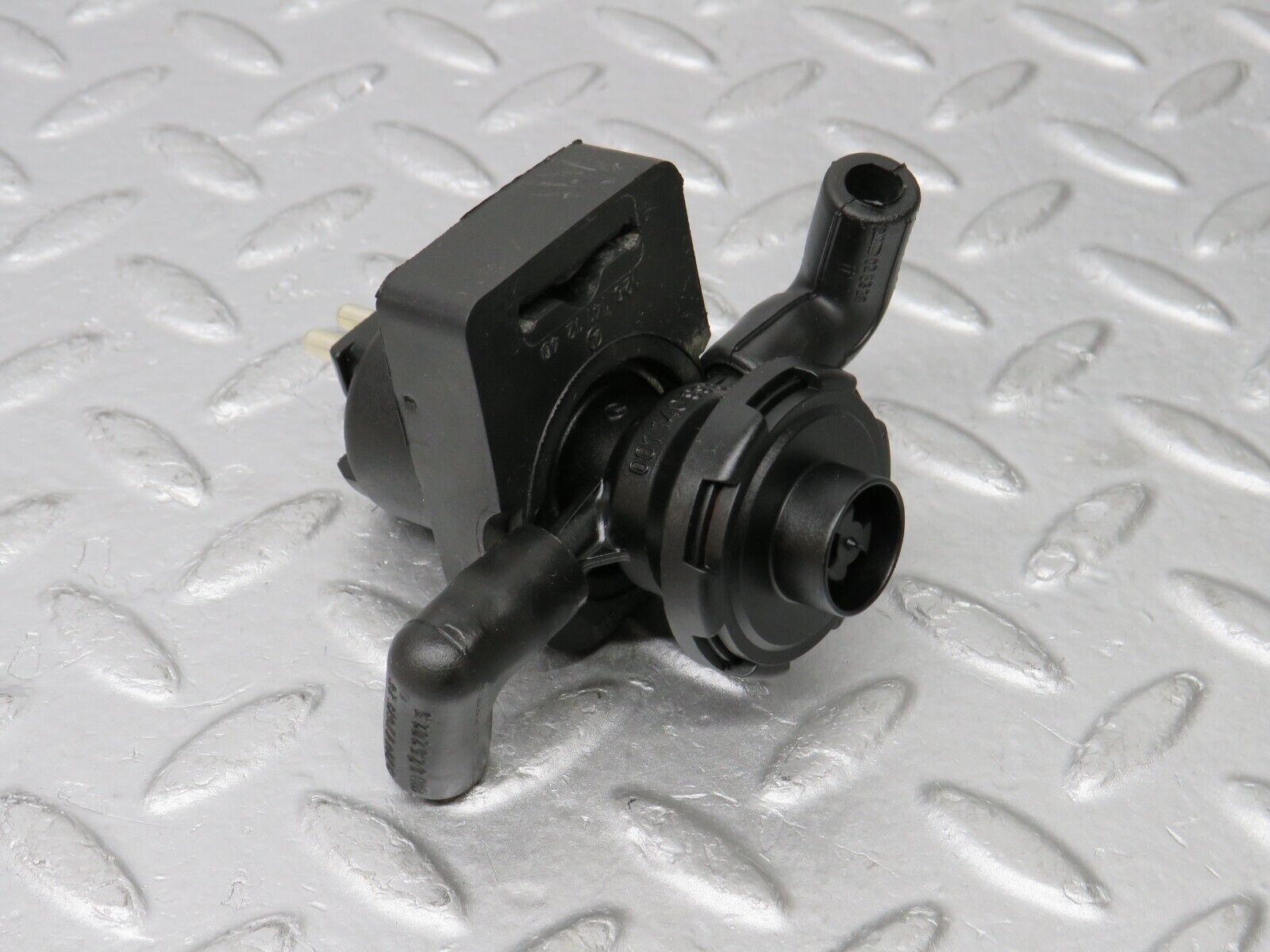 38326 Mercedes-Benz R129 280SL Coupe Fuel Regeneration Valve 0011409960 1201411240