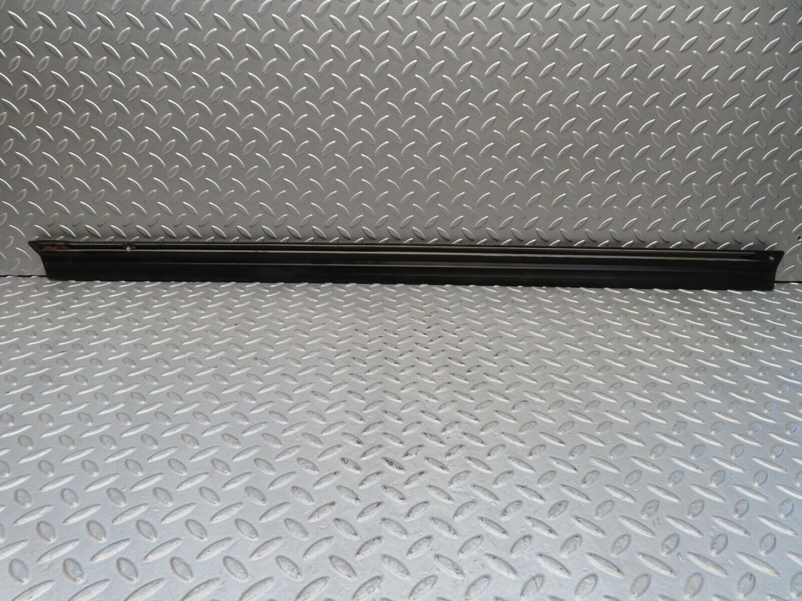 16860 Mercedes-Benz C123 280CE Coupe Right Door Lower Moulding Trim