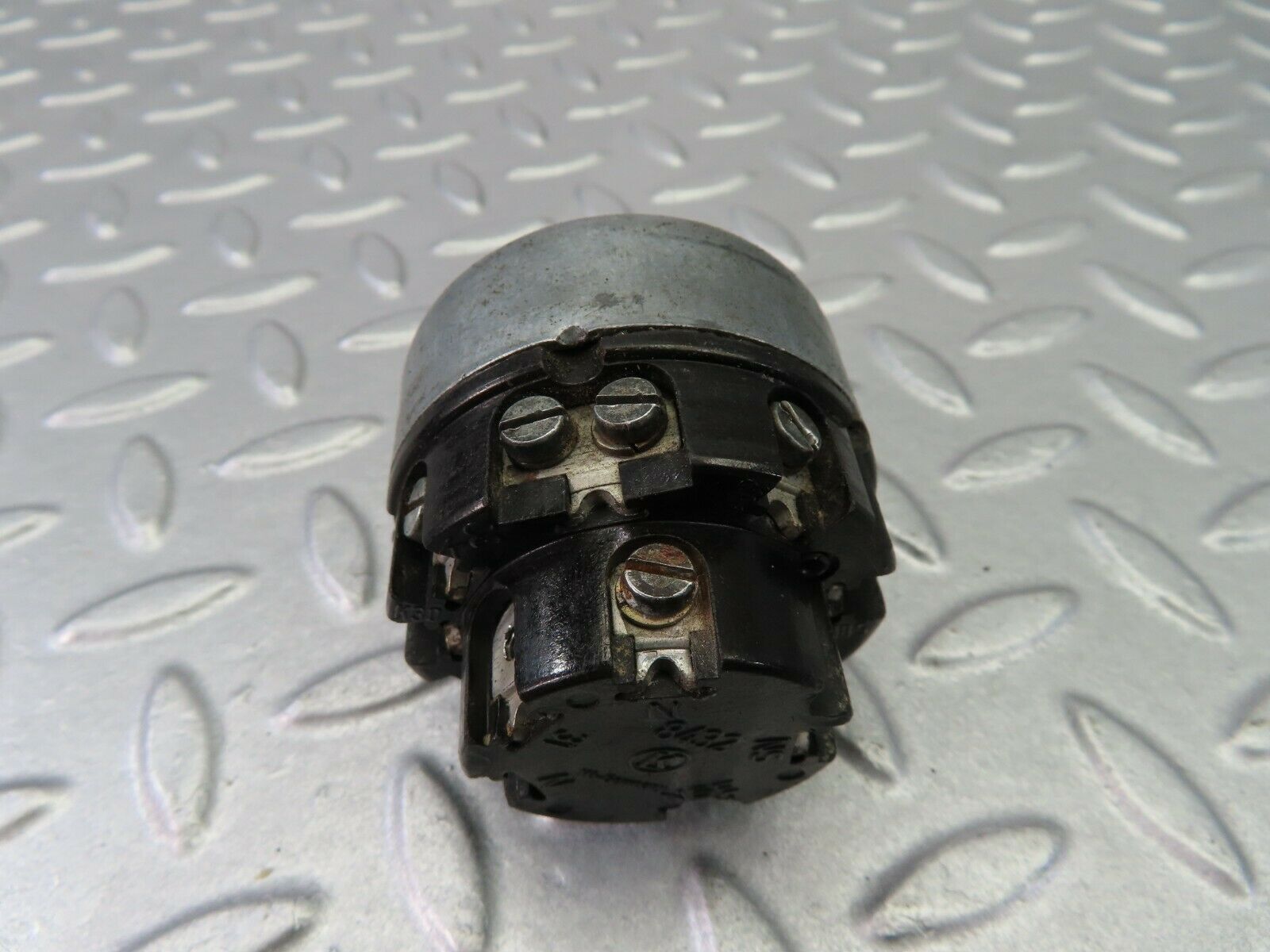 7981 Mercedes-Benz W115 220D Headlight Switch