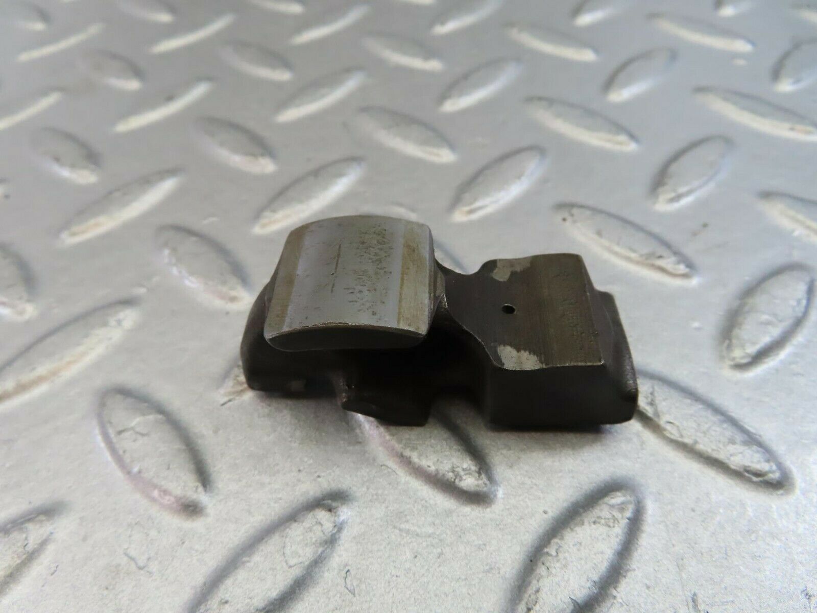 9865 Mercedes-Benz C123 280CE Coupe Valve Rocker Arm With Retaining Spring