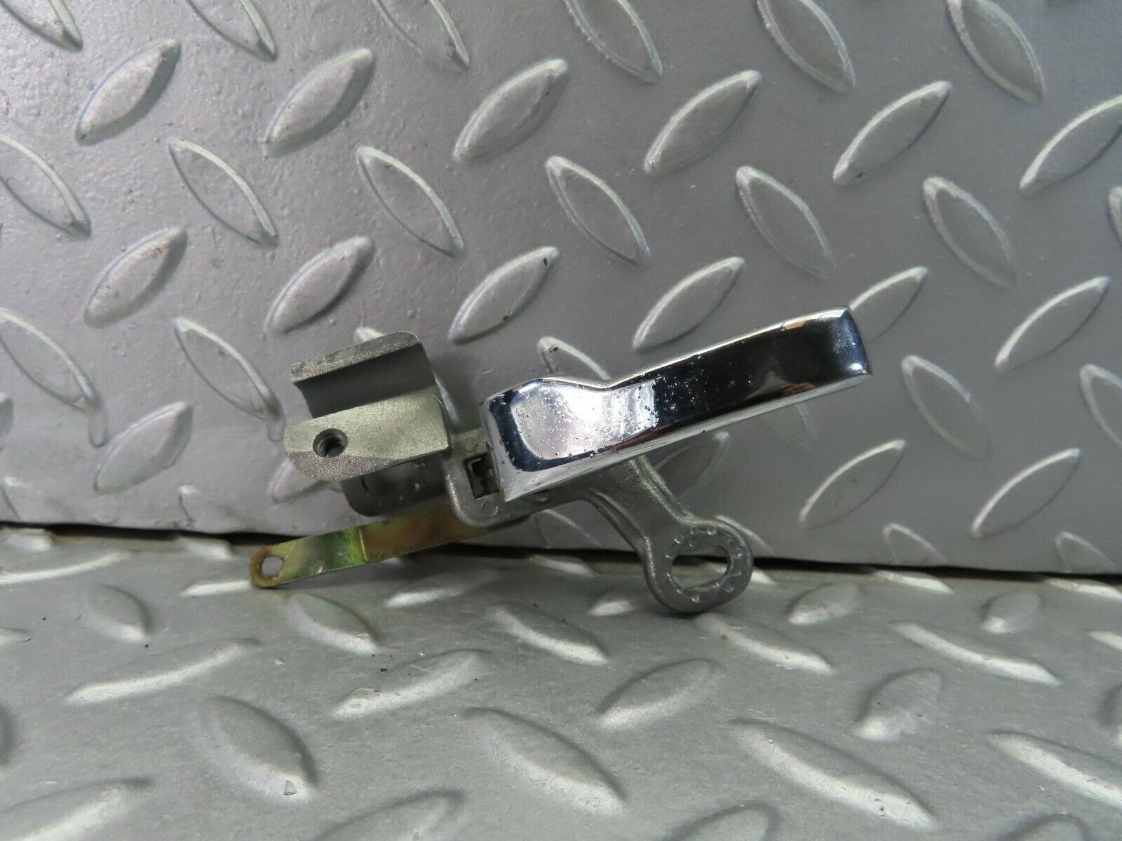 7918 Mercedes-Benz W115 220D Left Interior Door Handle Chrome 1157660119