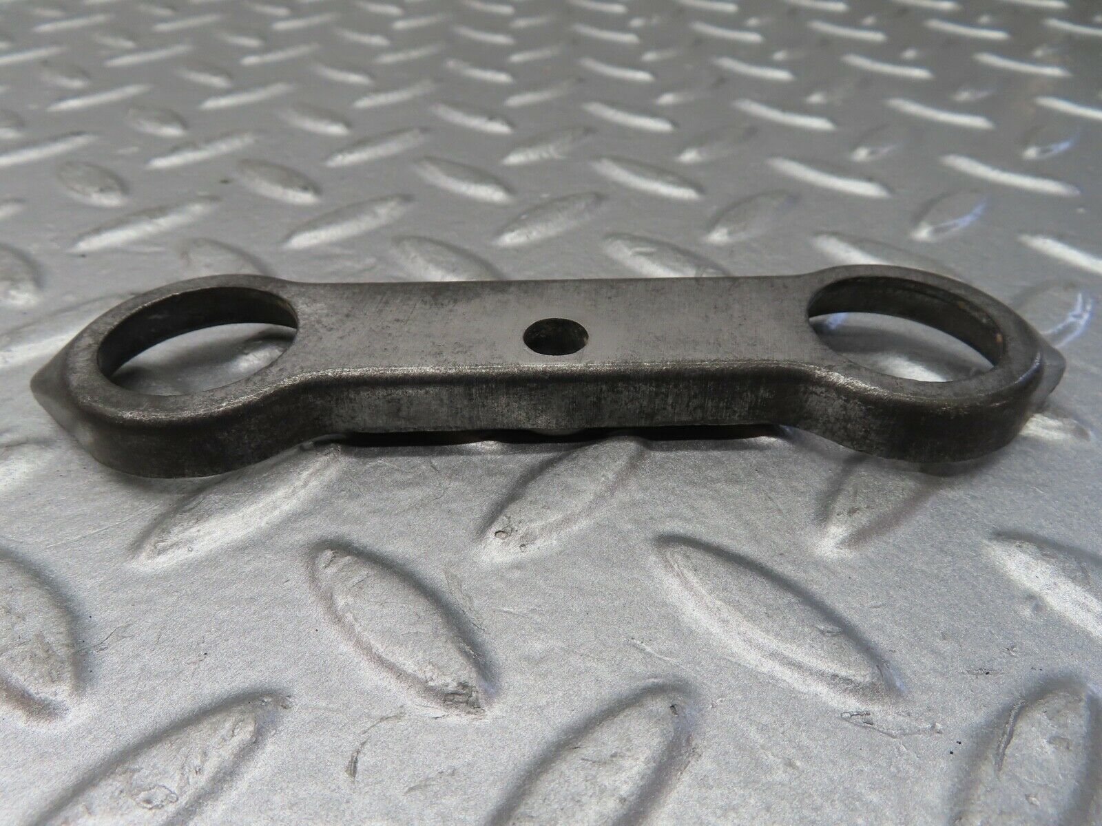 20364 Mercedes-Benz W114 280CE Coupe Fuel Injector Bracket 1300780341