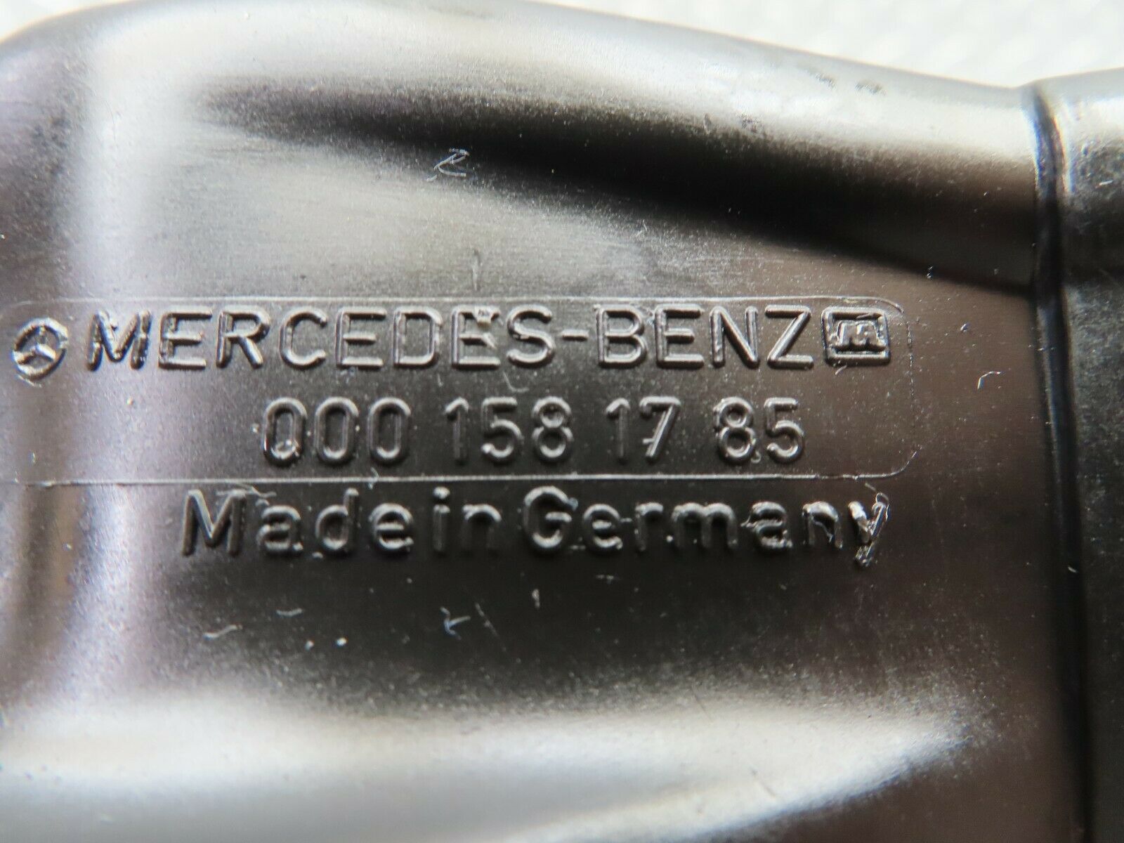 5735 Mercedes-Benz W123 200 Ignition Coil Protective Cap 0001581785