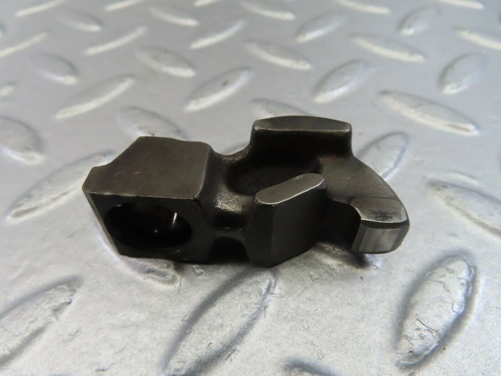 9859 Mercedes-Benz C123 280CE Coupe Valve Rocker Arm With Retaining Spring