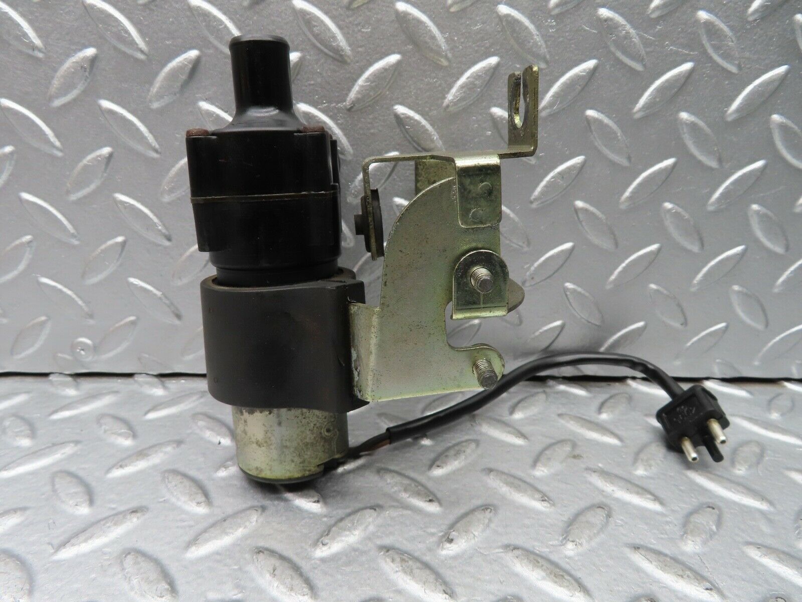 20092 Mercedes-Benz R129 300SL Coupe Heating Water Pump