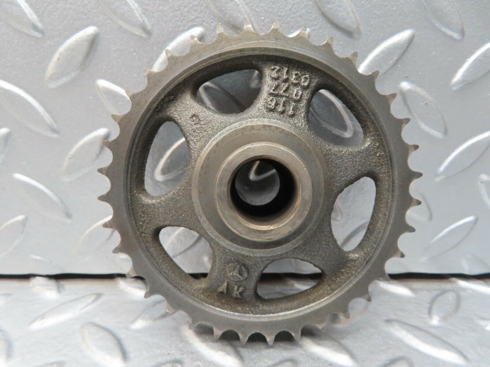 16561 Mercedes-Benz C107 350SLC Coupe Timing Gear 1160770312