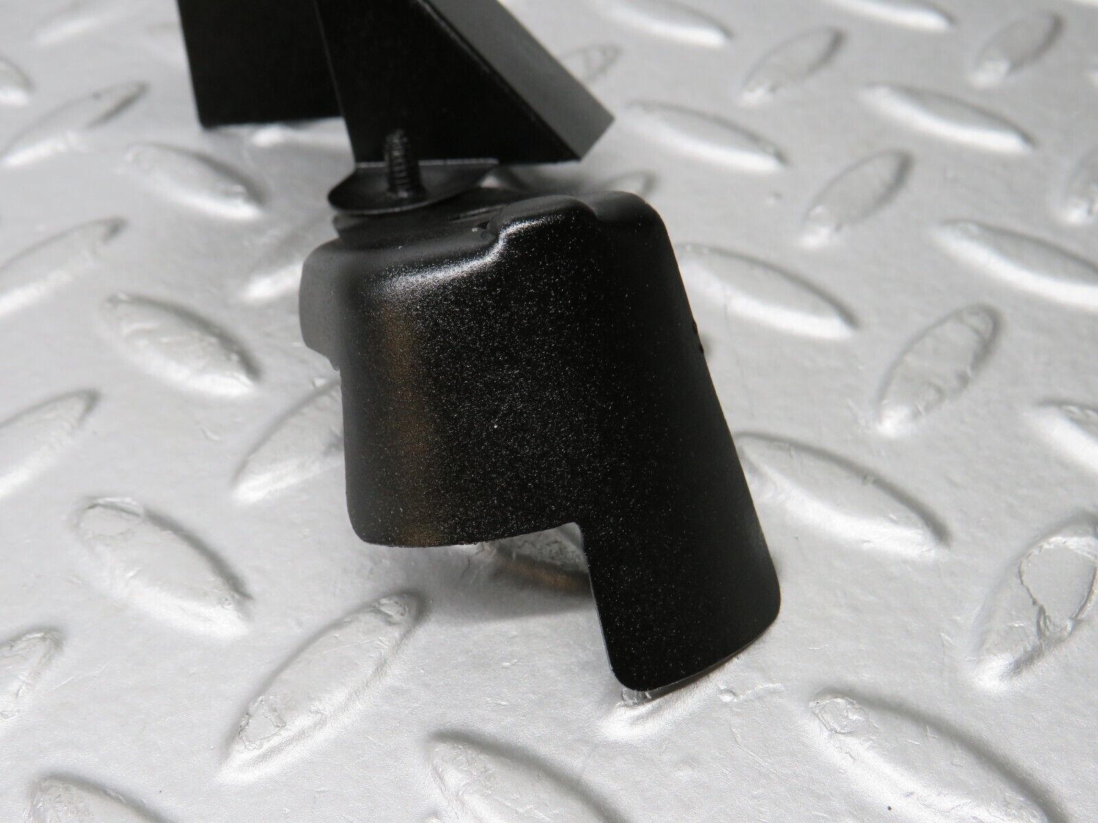 39005 Mercedes-Benz W201 190E 2.6L Steering Box Joint Cover