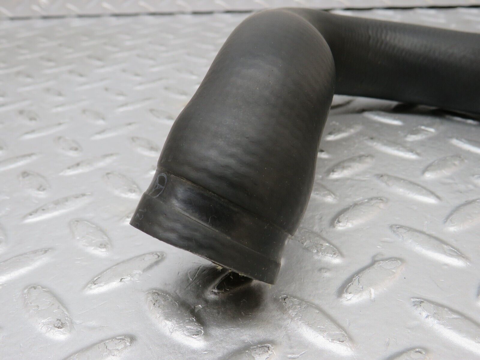 36284 Mercedes-Benz W126 420SE Radiator Hose Pipe 1265014782 1265014682