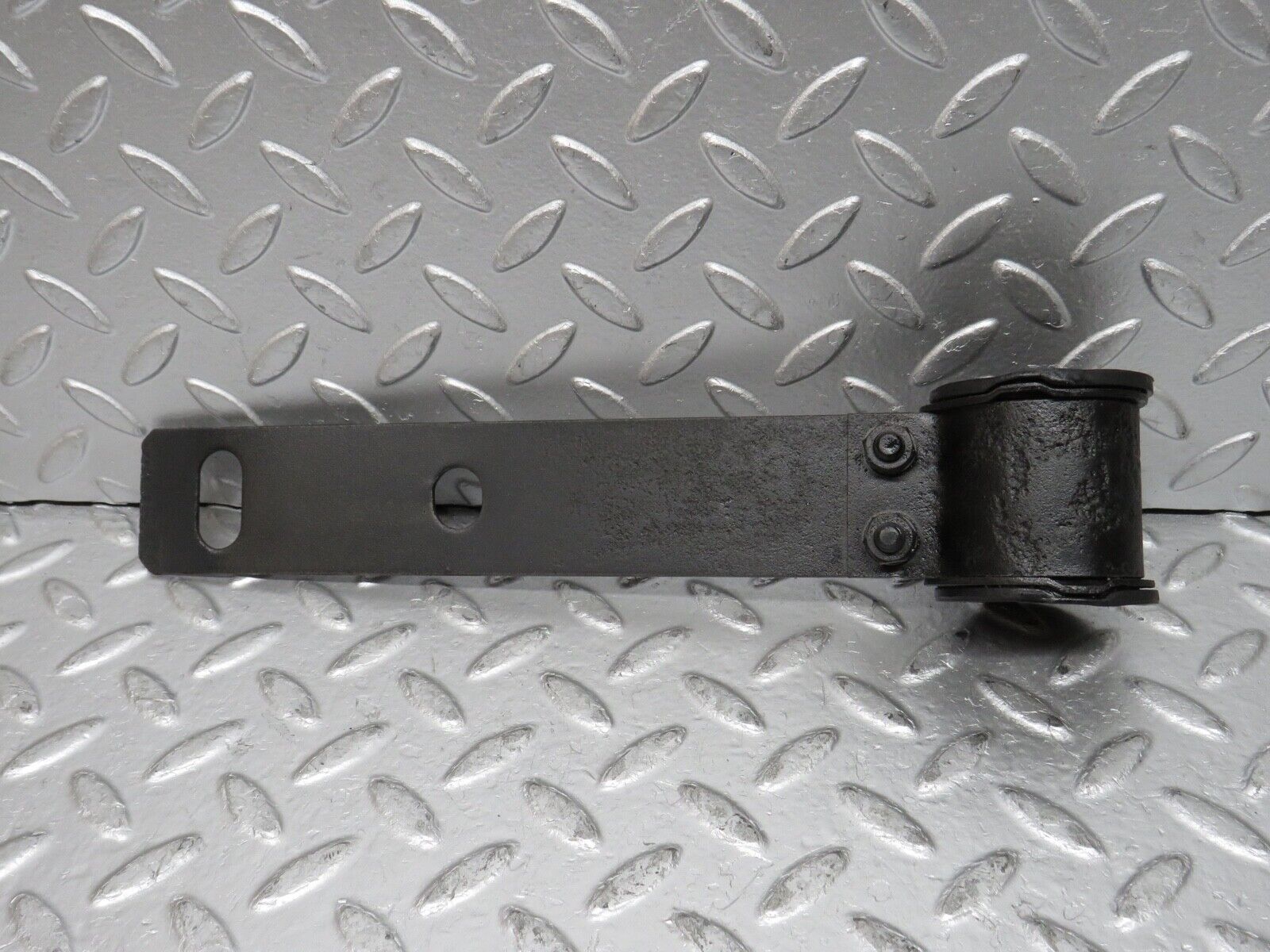 0378 Mercedes-Benz W108 280SE Stabilizer Bar Mounting Front Axle