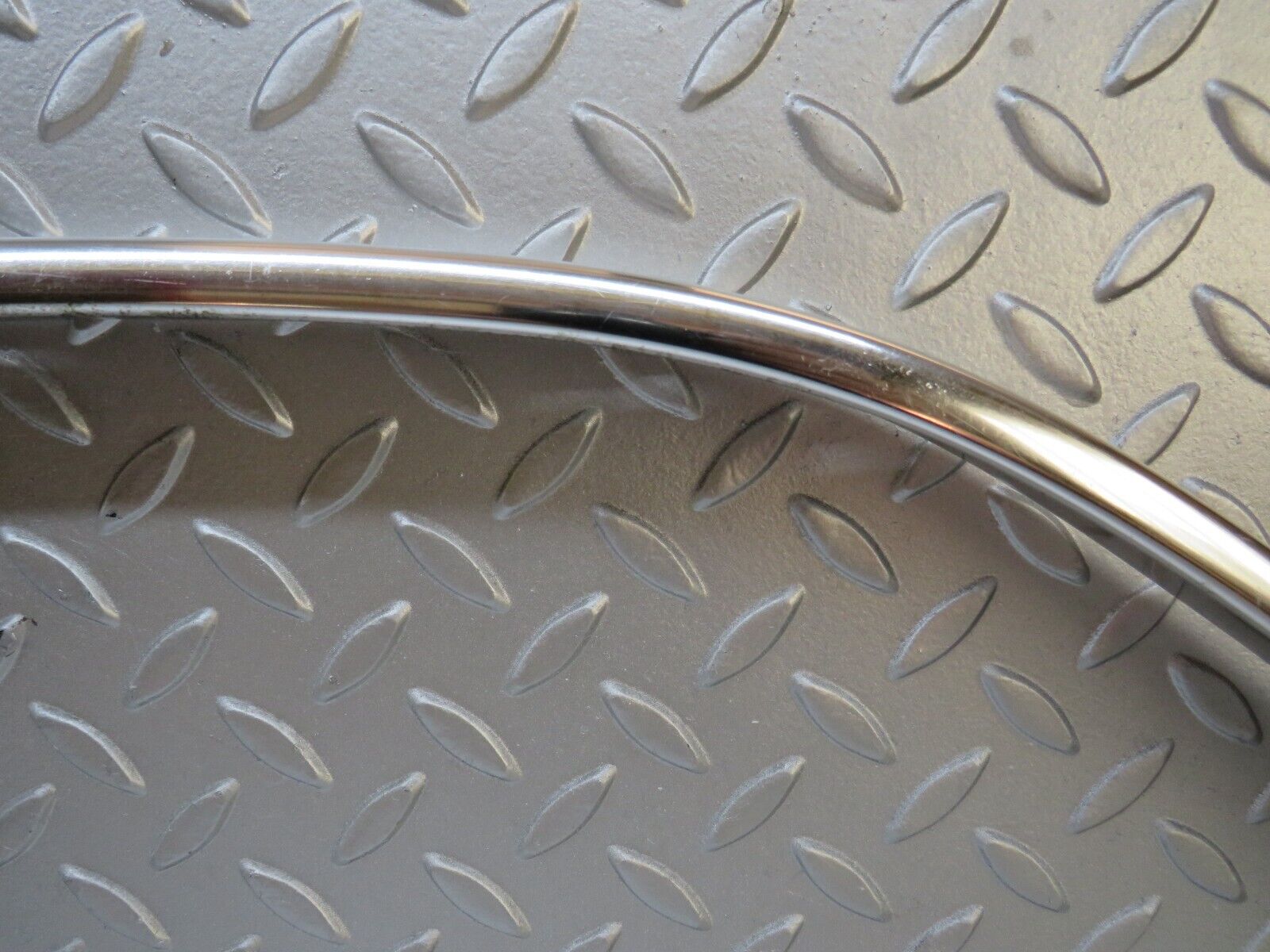 37028 Mercedes-Benz C126 420SEC Coupe Roof Chrome Trim Right Side