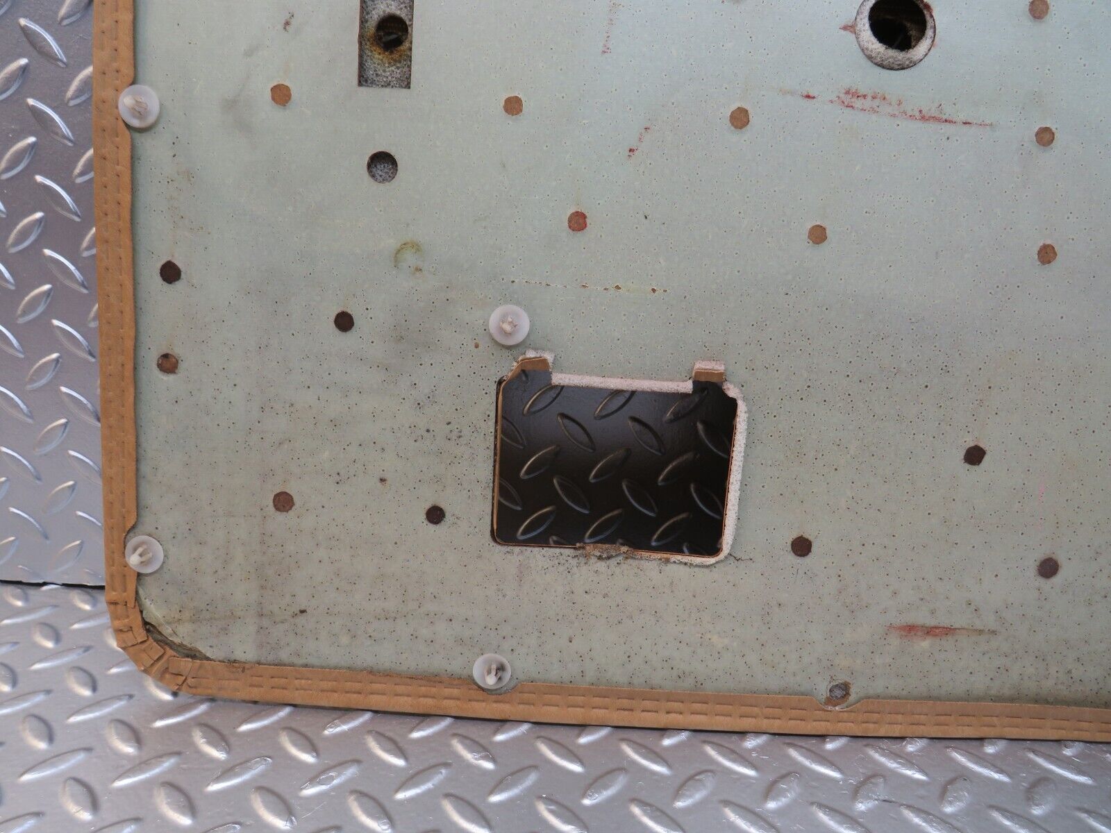 25465 Mercedes-Benz W123 200 Rear Left Door Card Palomino