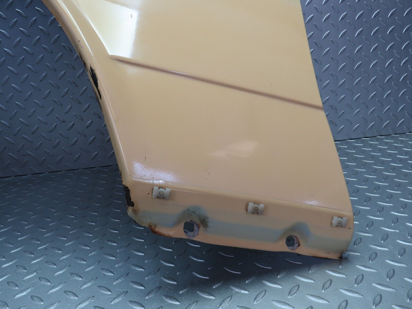 28716 Mercedes-Benz W123 230E Front Left Wing Fender