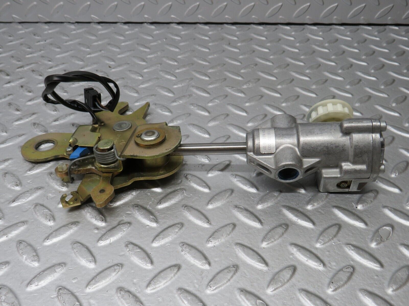 36823 Mercedes-Benz R129 300SL-24 Front Right Seat Recline Mechanism 1298202607 1136201033 1299101261