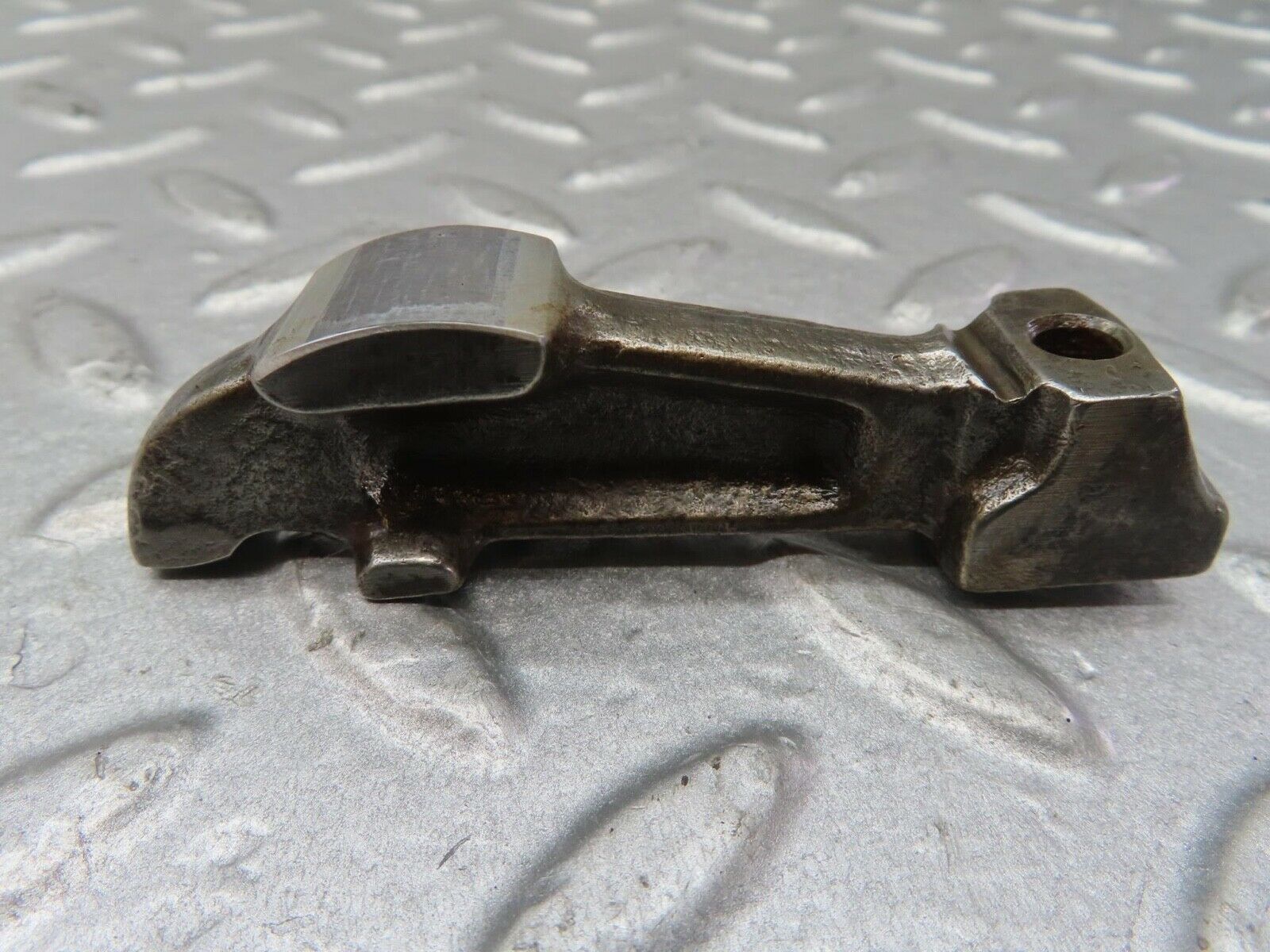 13371 Mercedes-Benz W111 230S Valve Rocker Arm With Retaining Spring