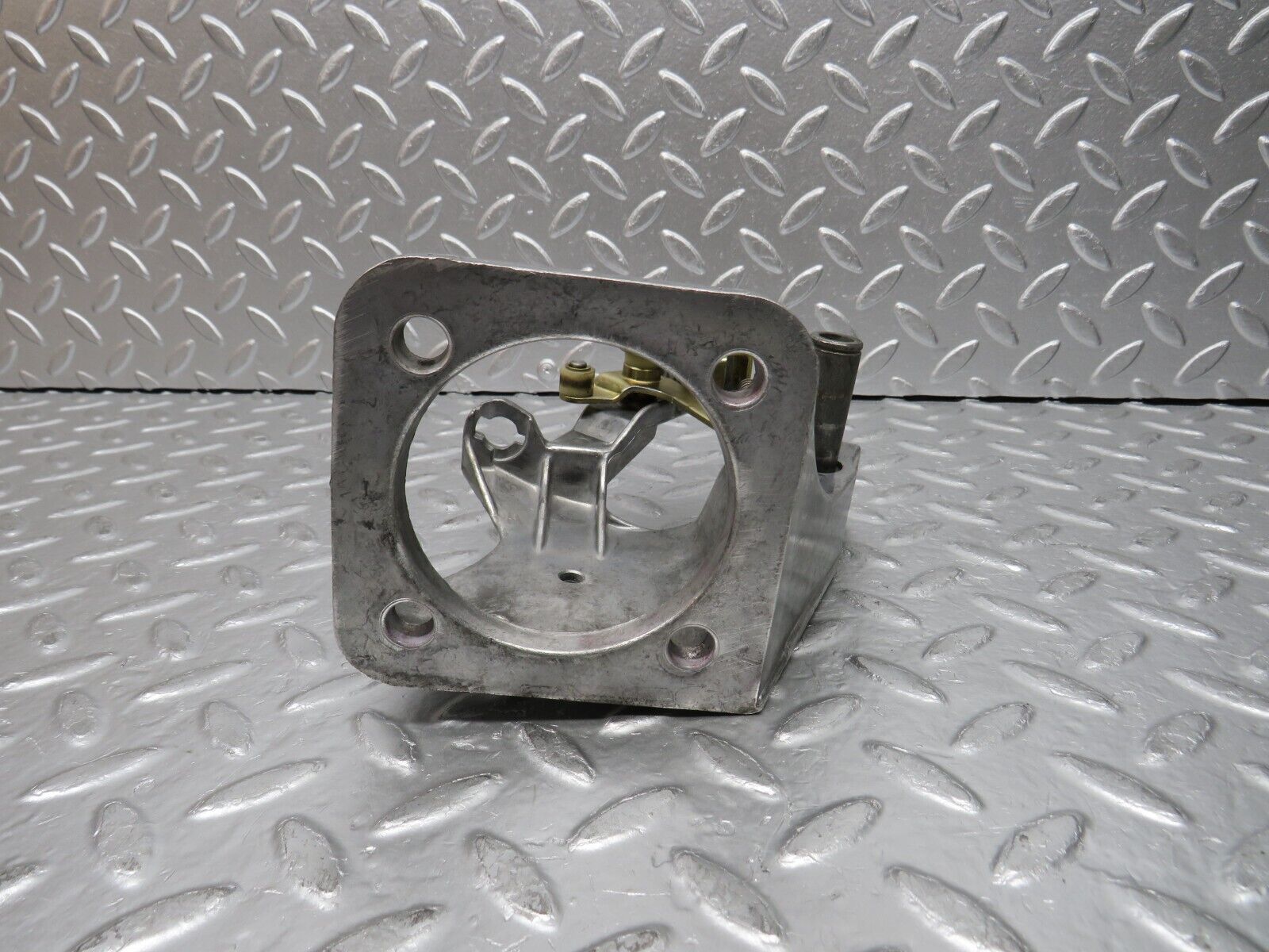 30367 Mercedes-Benz W124 230E Brake Pedal Bracket 1242900919