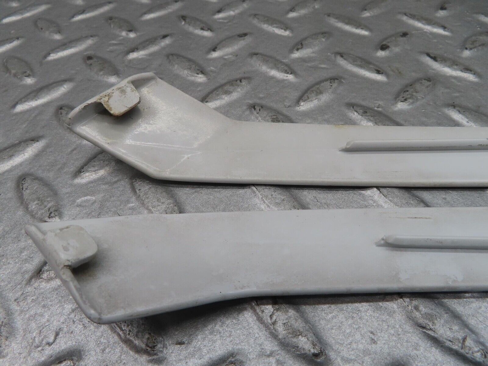 16439 Mercedes-Benz W124 260E C Pillar Lower Moulding Trim