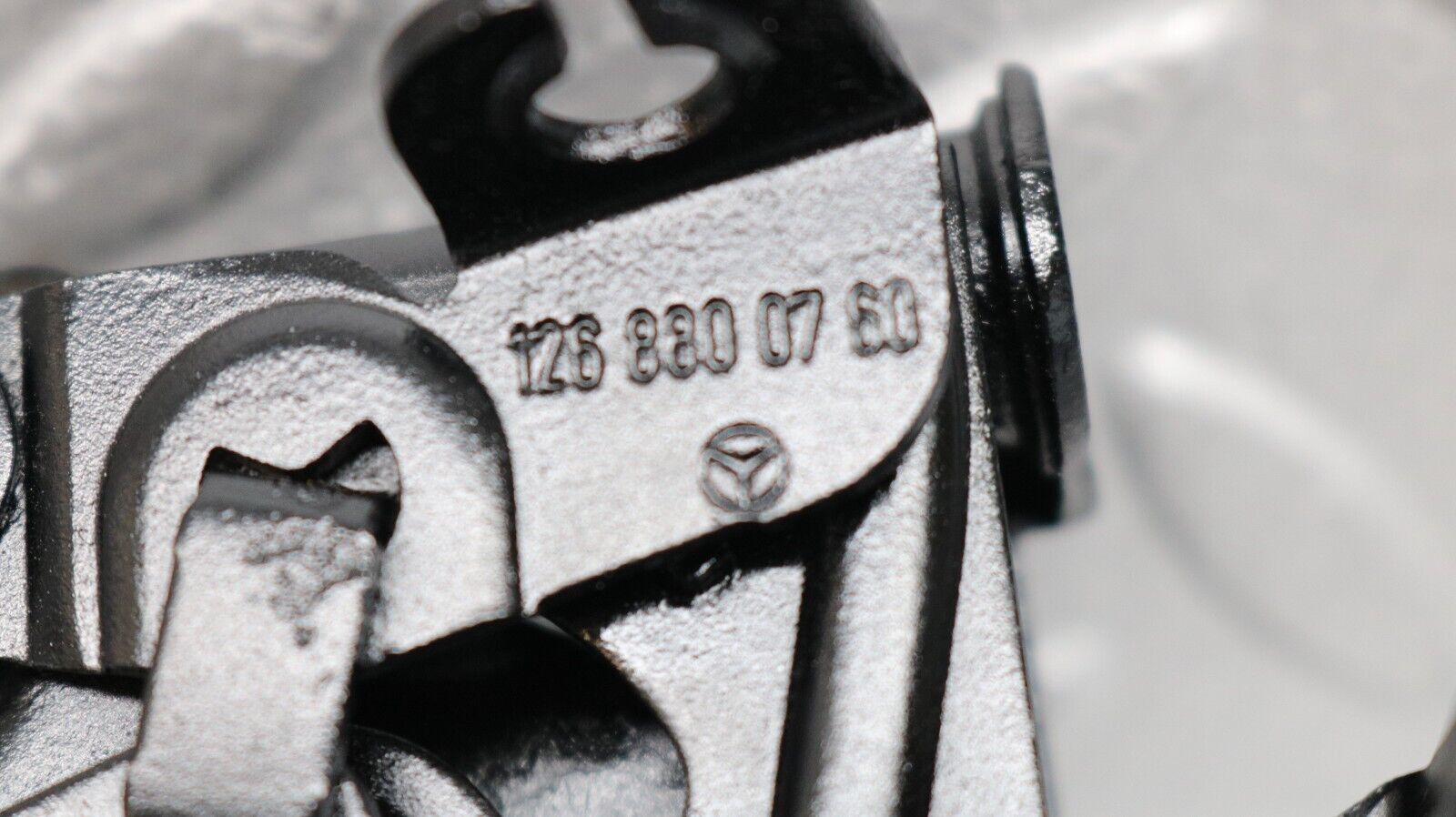 37213 Mercedes-Benz C126 420SEC Coupe Bonnet Lock Latch Left 1268800760