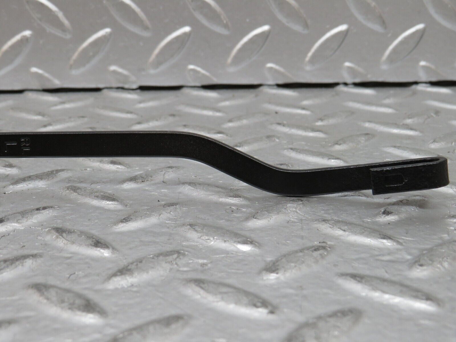 28381 Mercedes-Benz S123 240D Wagon Left Wiper Arm Bosch 3399990553