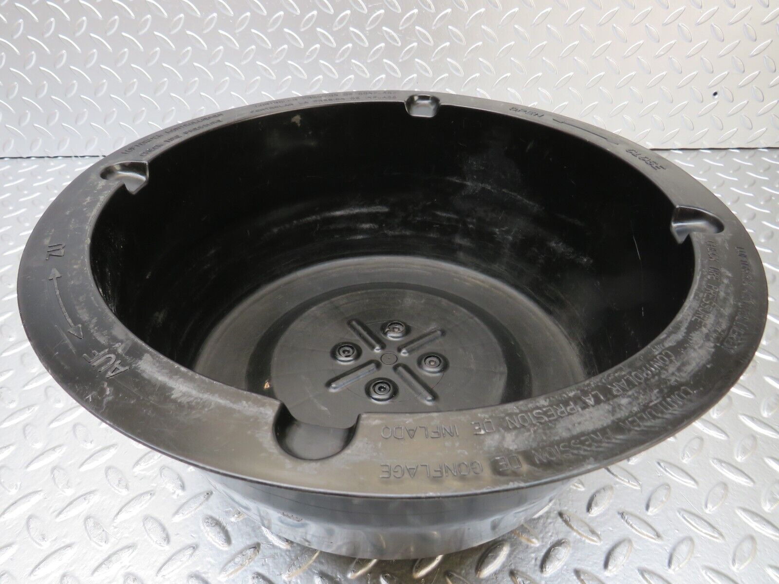 25218 Mercedes-Benz W201 190D Spare Wheel Holder 2018900007