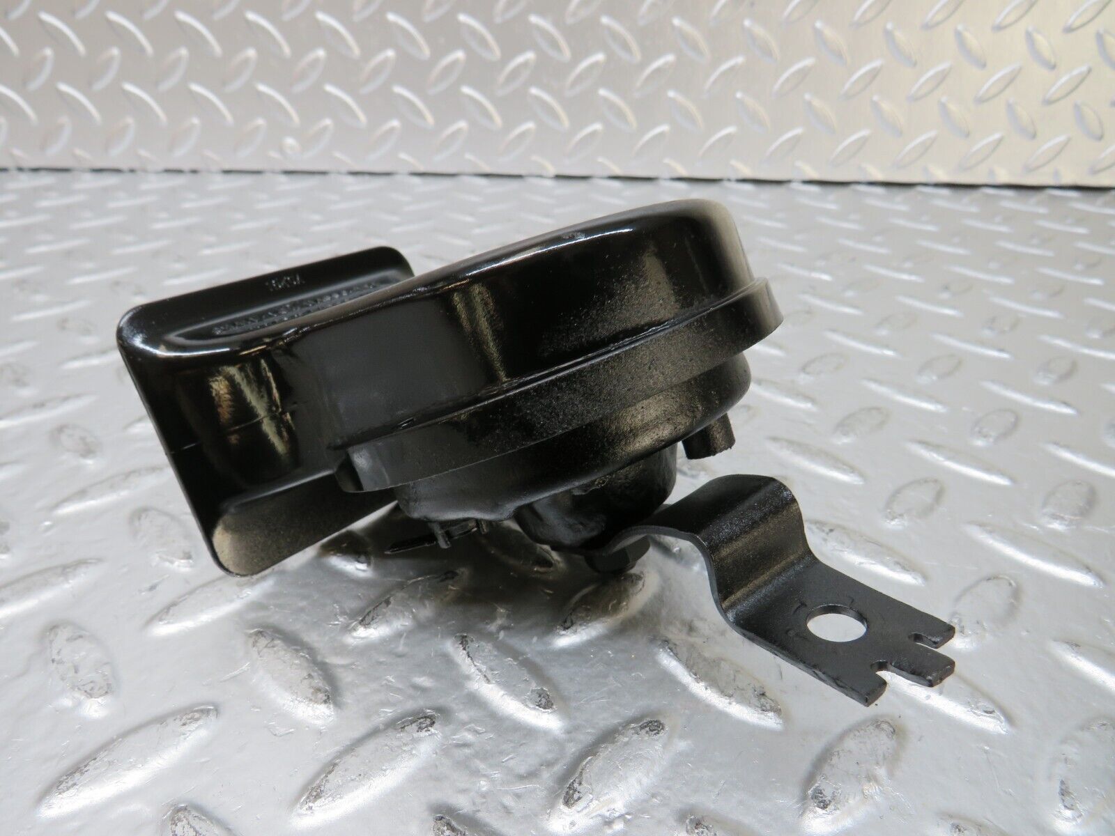 25288 Mercedes-Benz W201 190D Horn