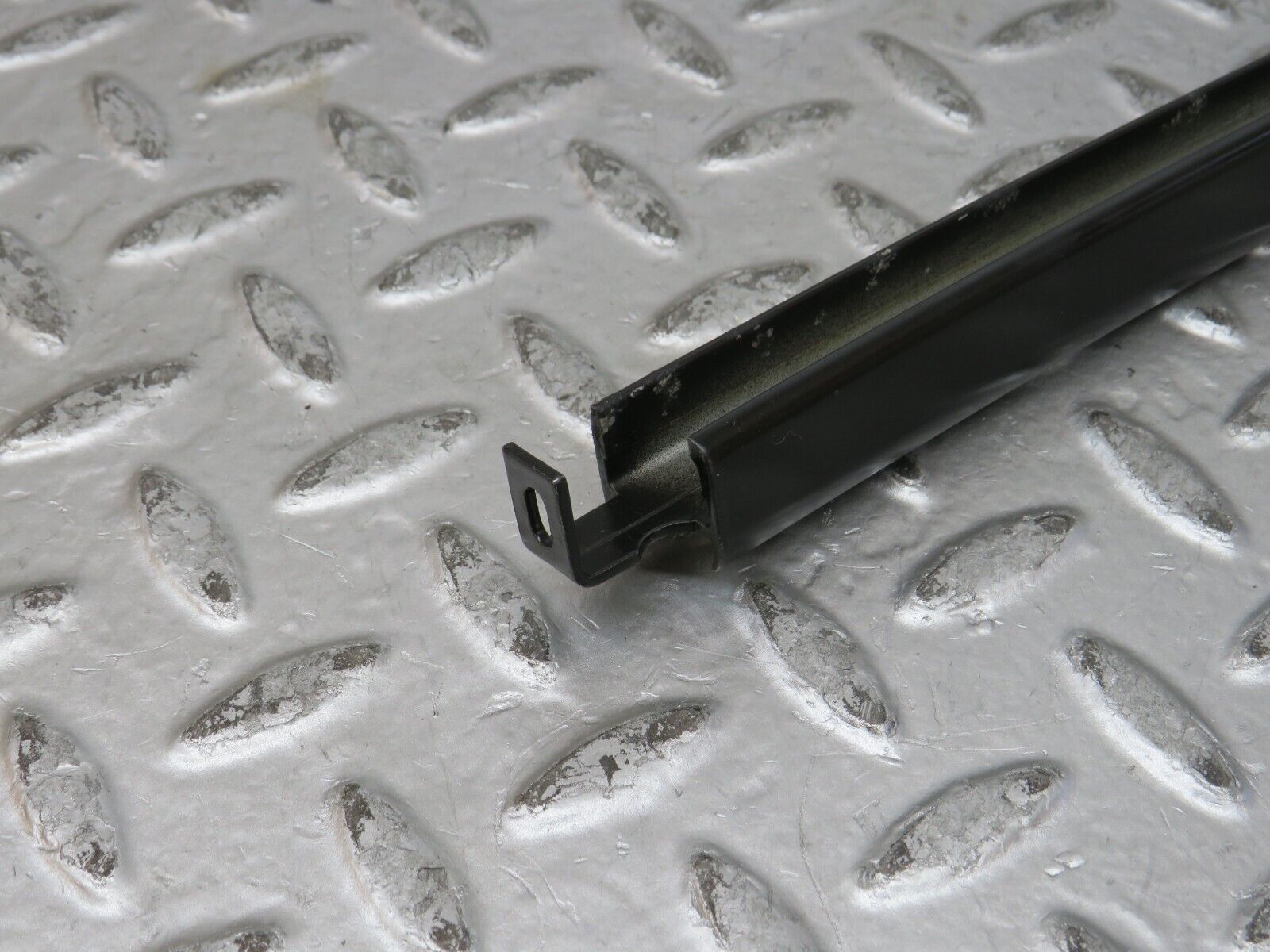 27773 Mercedes-Benz S124 300TE Wagon Rear Left Door Window Channel