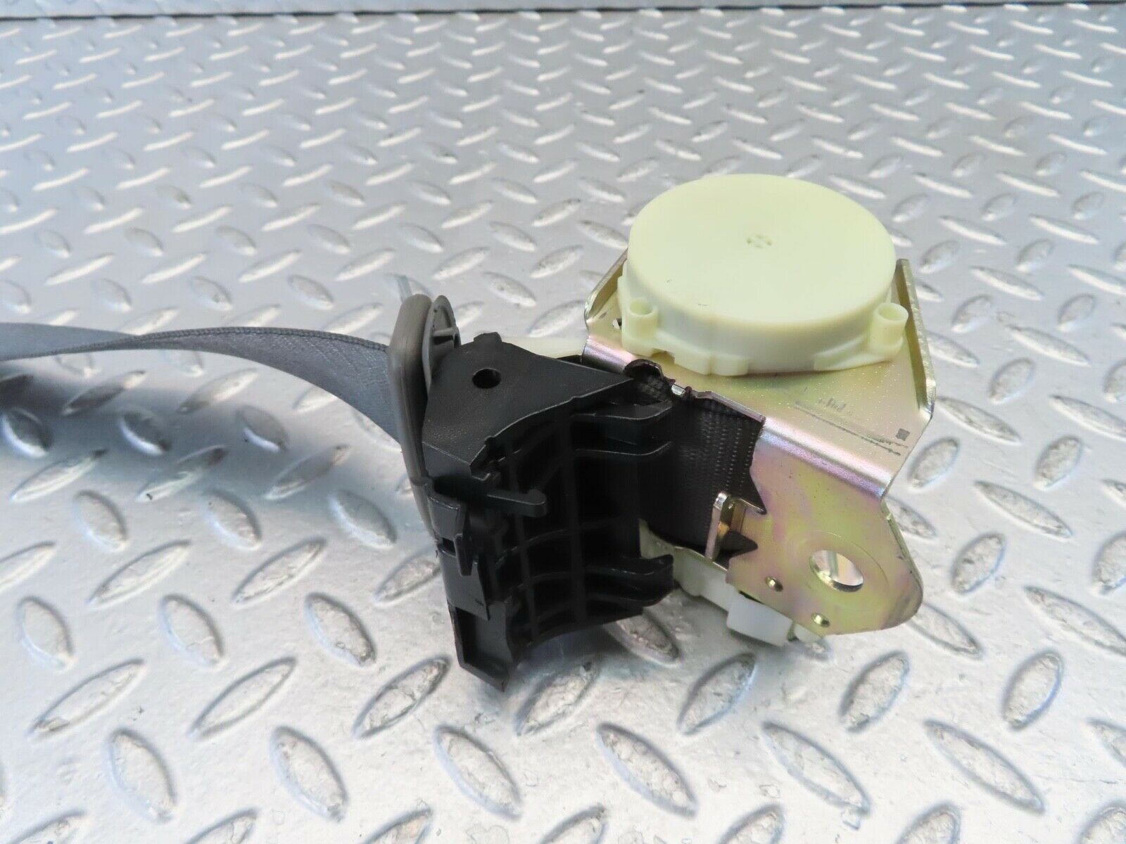 11215 Mercedes-Benz W221 S320 Rear Middle Seat Belt And Buckle 2218600585