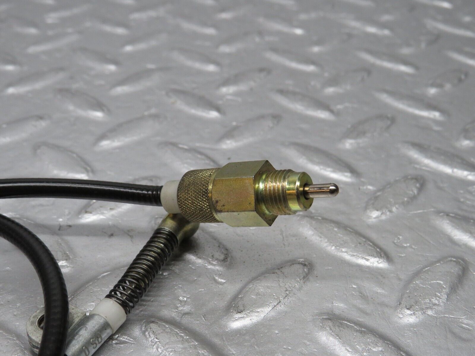 38038 Mercedes-Benz A124 320E Cabriolet Gearbox Cable 1242670364