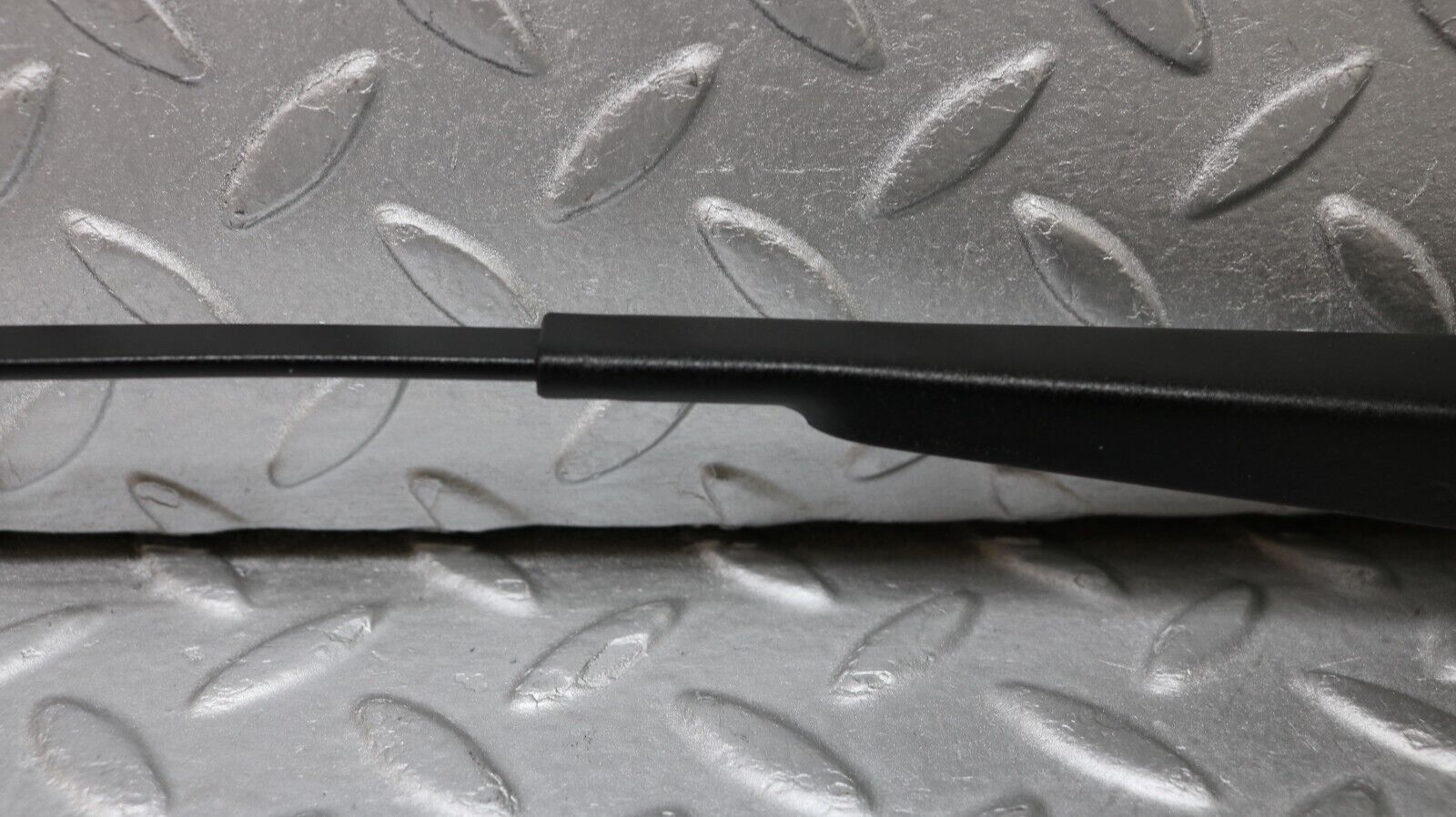 37205 Mercedes-Benz C126 420SEC Coupe Windscreen Wiper Arm Right Side