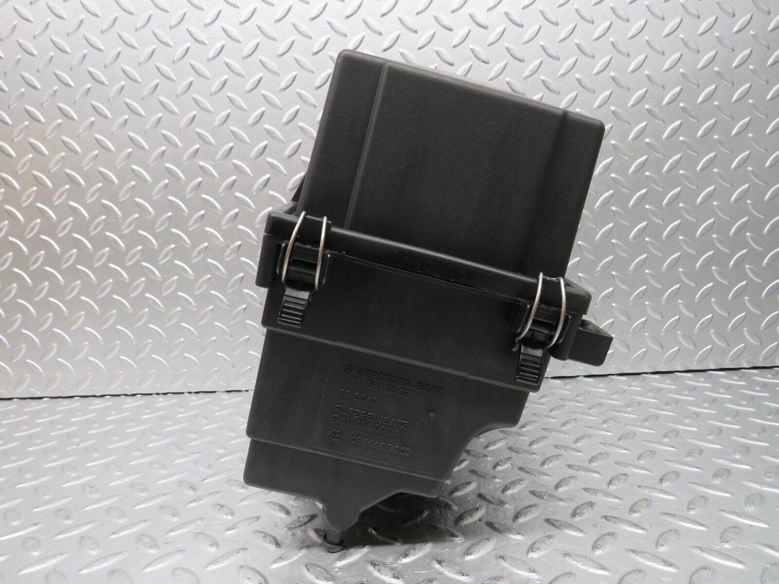 26438 Mercedes-Benz C124 220CE Coupe Air Filter Housing 1110940102